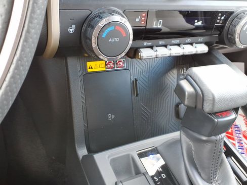 Used 2024 Toyota Tacoma TRD Sport w/ TRD Sport Upgrade Package AWD/4WD image 21