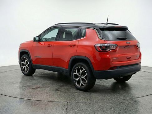 Used 2025 Jeep Compass Limited AWD/4WD image 6