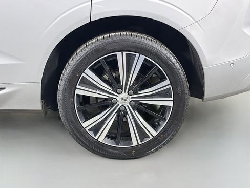 Certified 2023 Volvo XC60 B5 Plus w/ Climate Package AWD/4WD image 29