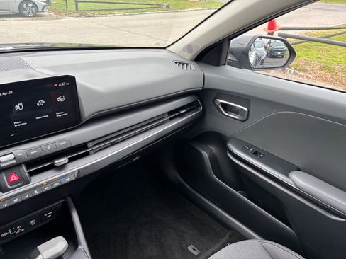 Used 2025 Kia K4 LXS image 34