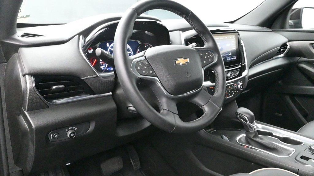 Used 2023 Chevrolet Traverse Premier FWD image 11