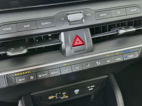 Used 2025 Kia K4 FWD image 23
