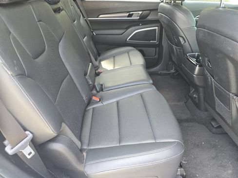 Used 2024 Kia Telluride LX FWD image 18