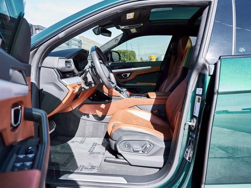 Used 2023 Lamborghini Urus S AWD/4WD image 32