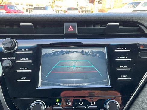 Used 2019 Toyota Camry LE image 17