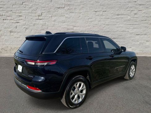 Used 2024 Jeep Grand Cherokee Limited AWD/4WD image 5