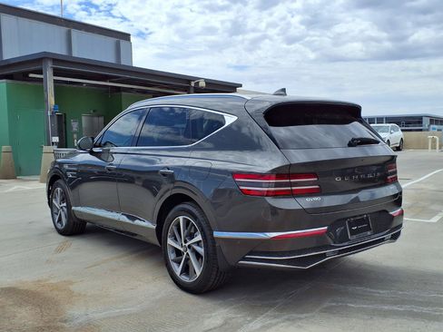 Certified 2026 Genesis GV80 2.5T Advanced AWD/4WD image 4