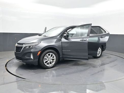 Used 2022 Chevrolet Equinox LT AWD/4WD image 26