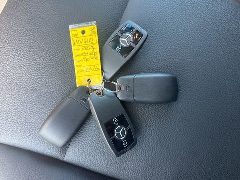 Used 2025 Mercedes-Benz Sprinter 2500 image 30