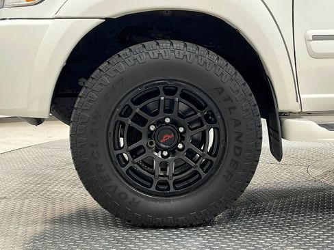 Used 2006 Toyota Sequoia SR5 AWD/4WD image 29