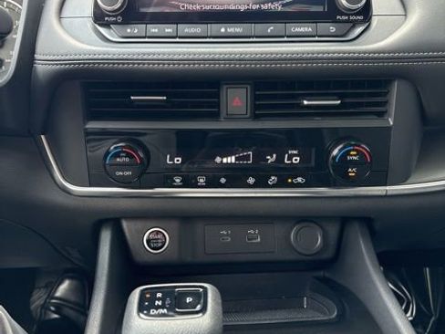 Used 2023 Nissan Rogue SV AWD/4WD image 10