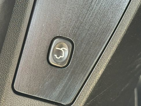 Used 2018 Dodge Grand Caravan SXT w/ Driver Convenience Group FWD image 13