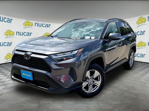 Used 2024 Toyota RAV4 XLE AWD/4WD image 3