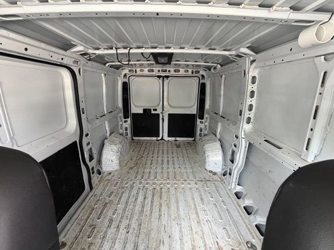 Used 2025 RAM ProMaster 2500 w/ Convenience Group FWD image 24