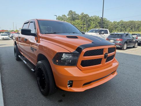 Used 2019 RAM 1500 Express w/ Express Value Package AWD/4WD image 8
