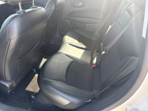 Used 2019 Jeep Compass Latitude w/ Cold Weather Group image 16