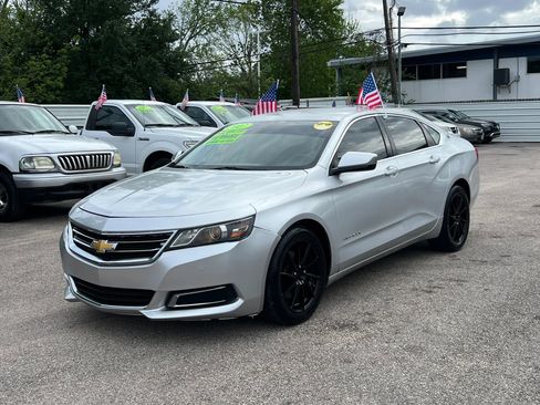 Used 2017 Chevrolet Impala LT image 2