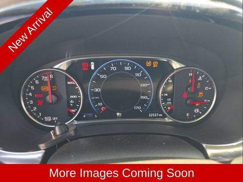 Used 2023 Chevrolet Traverse Premier w/ Redline Edition FWD image 13