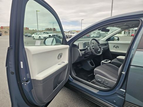 Used 2024 Hyundai Ioniq 5 SE RWD image 17