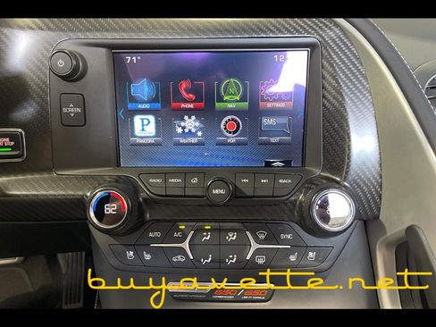 Used 2015 Chevrolet Corvette Z06 w/ 3LZ Preferred Equipment Group RWD image 19