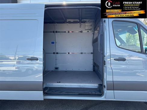 Used 2024 Mercedes-Benz Sprinter 2500 image 35