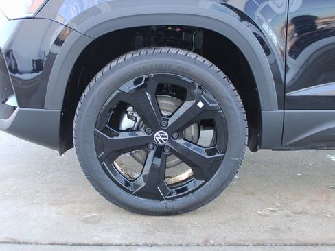 New 2026 Volkswagen Taos SEL AWD/4WD image 22
