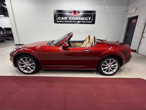 Used 2012 MAZDA MX-5 Miata Grand Touring w/ Premium Pkg RWD image 16