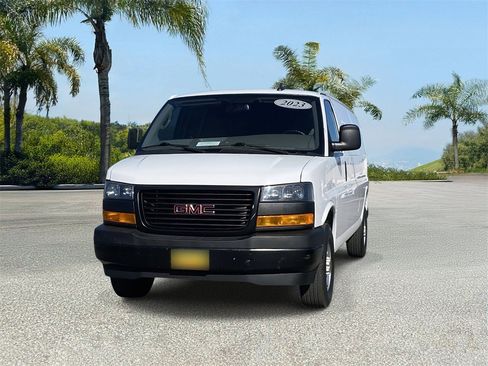 Used 2023 GMC Savana 2500 Work Van w/ Driver Convenience Package image 6