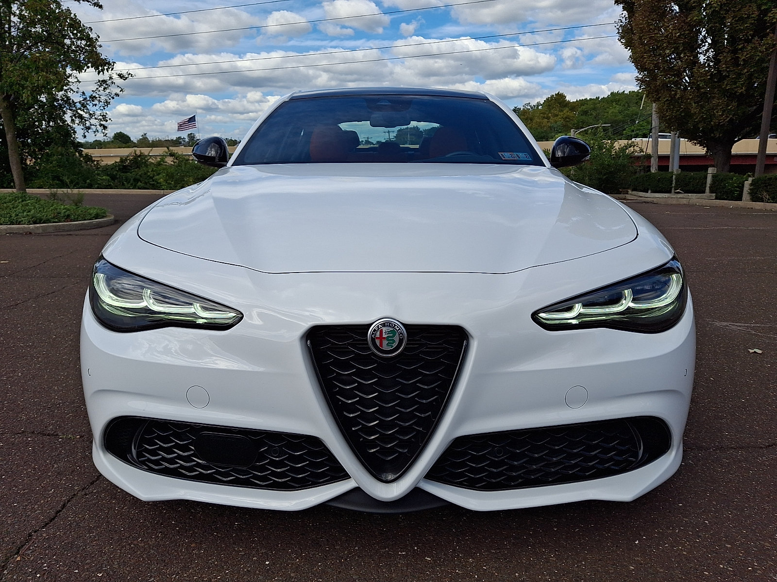 Used 2024 Alfa Romeo Giulia Veloce AWD/4WD image 2