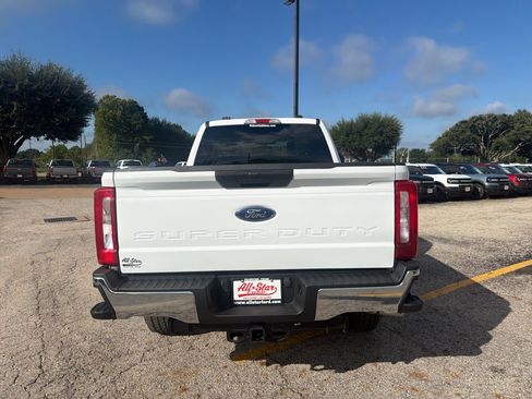 Used 2025 Ford F250 XLT w/ FX4 Off-Road Package AWD/4WD image 6