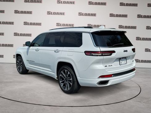 Used 2022 Jeep Grand Cherokee L Overland w/ Advanced Protech Group III AWD/4WD image 3