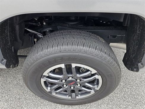 Used 2025 Toyota Tacoma TRD Sport image 5