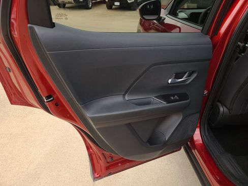 Certified 2025 Nissan Kicks SV image 12