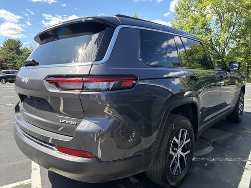 Certified 2024 Jeep Grand Cherokee L Limited w/ Luxury Tech Group II AWD/4WD image 9