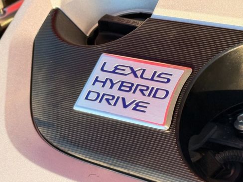 Used 2021 Lexus UX 250h image 8