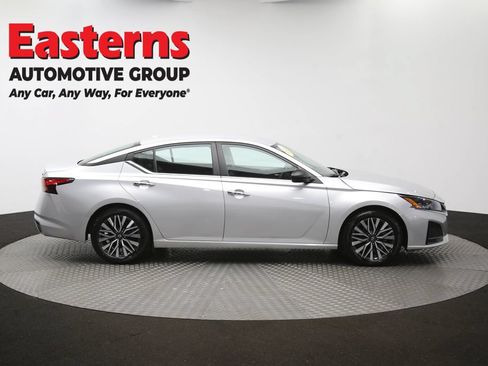 Used 2024 Nissan Altima 2.5 SV FWD image 45