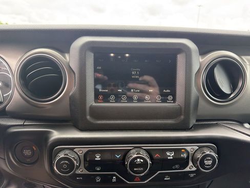 Used 2023 Jeep Gladiator Sport AWD/4WD image 21