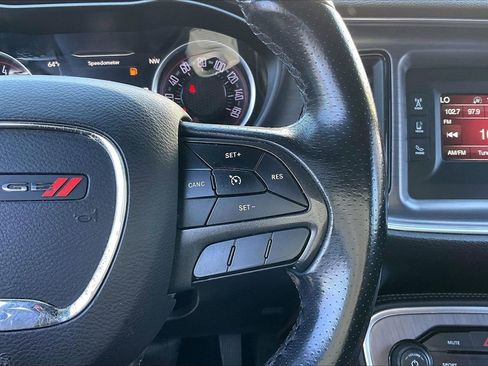 Used 2017 Dodge Challenger SXT image 29