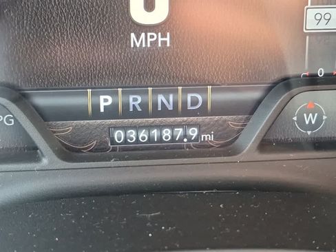 Used 2022 RAM 1500 Laramie AWD/4WD image 16