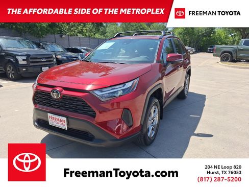 Used 2024 Toyota RAV4 XLE w/ Convenience Package FWD image 1