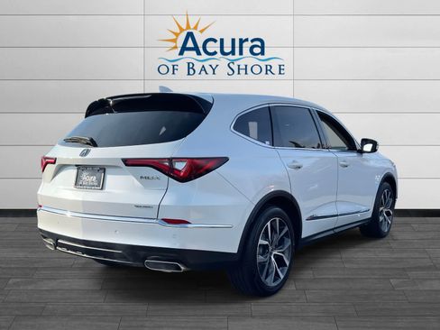 Used 2023 Acura MDX SH-AWD w/ Technology Package image 4
