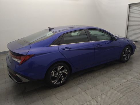 Used 2025 Hyundai Elantra SEL FWD image 10