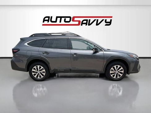 Used 2025 Subaru Outback Premium AWD/4WD image 8