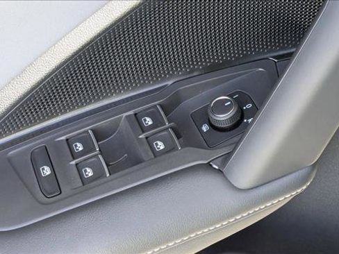 New 2026 Volkswagen Tiguan SE AWD/4WD image 13