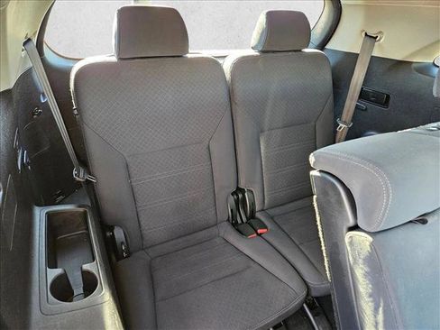 Used 2017 Kia Sorento LX w/ LX Convenience Package image 16