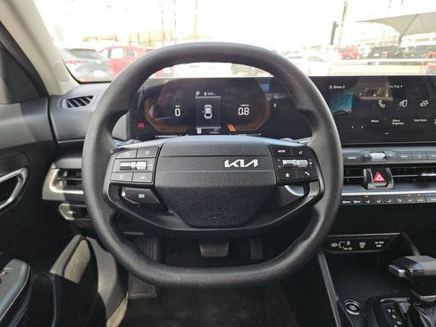 Used 2025 Kia K4 FWD image 22