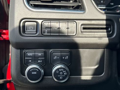 Certified 2022 GMC Yukon SLE image 27