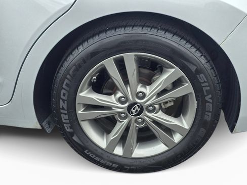 Used 2018 Hyundai Elantra Value Edition FWD image 19