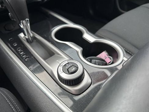 Certified 2020 Nissan Pathfinder SV image 24