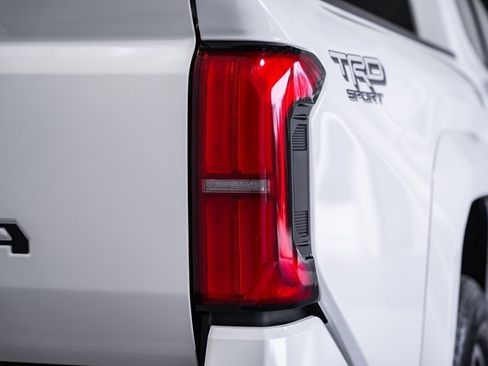 Used 2024 Toyota Tacoma TRD Sport image 6